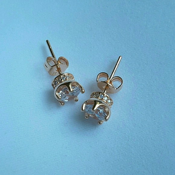 18k Rose Gold Crown Diamond Cz Stud Earrings - Picture 4 of 4